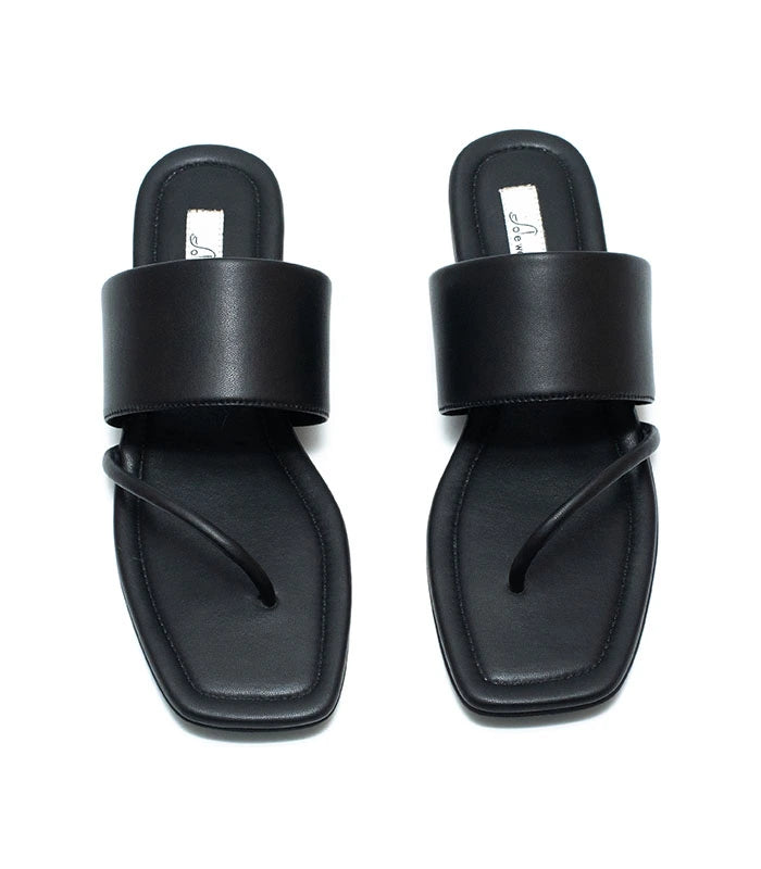 Dash Wide-Toe Flats for Broad Feet