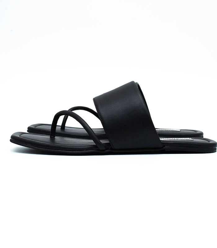 Dash Wide-Toe Flats for Broad Feet