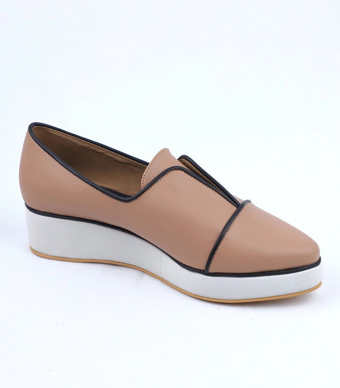 Femme Closed Shoes With Platform Heel