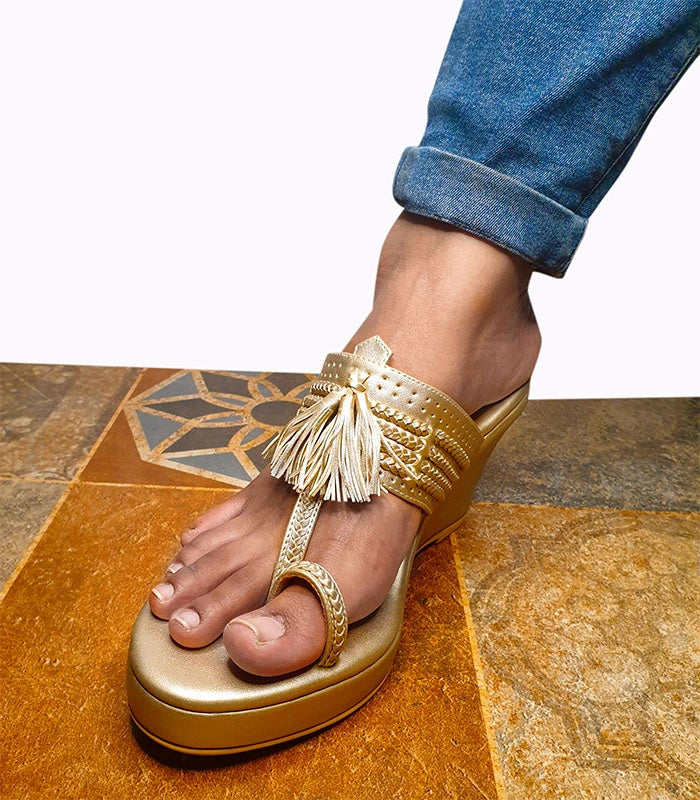Saaj Kolhapuri Wedge Heels in Pearl Gold