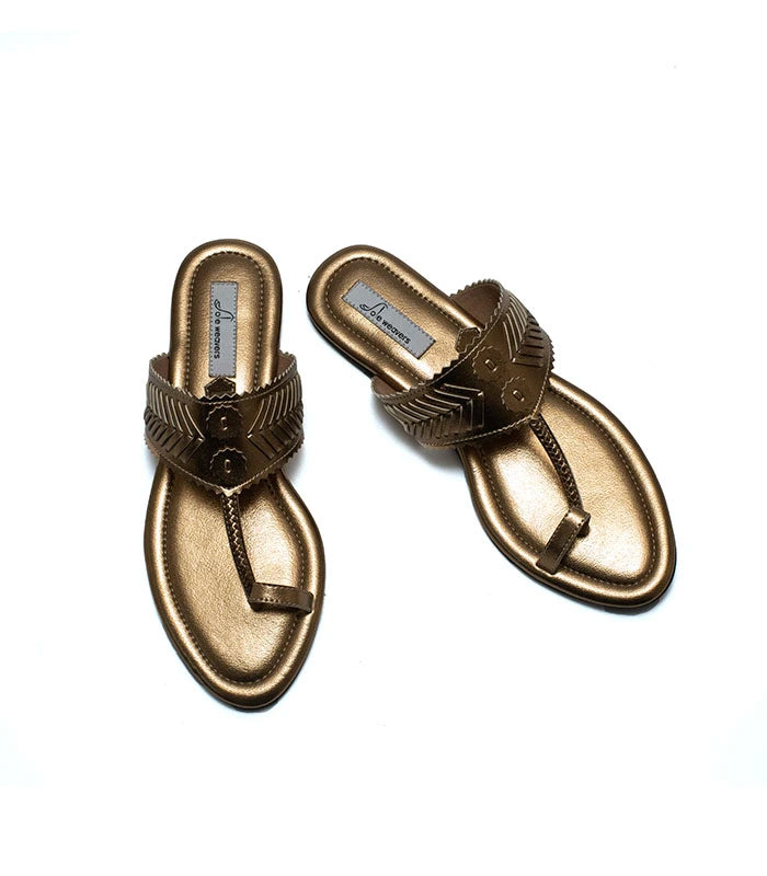 Saaj Kolhapuri Metallic Flats
