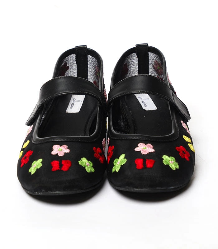Becoming - Mesh Cushioned Shoes - Black