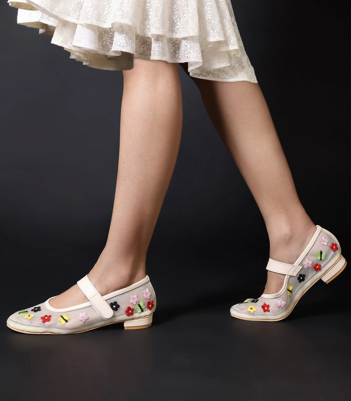 Becoming - Mesh Cushioned Shoes - Beige