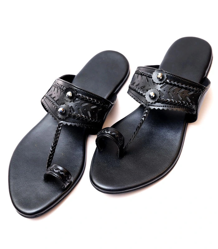 Saaj Kolhapuri Flats Black